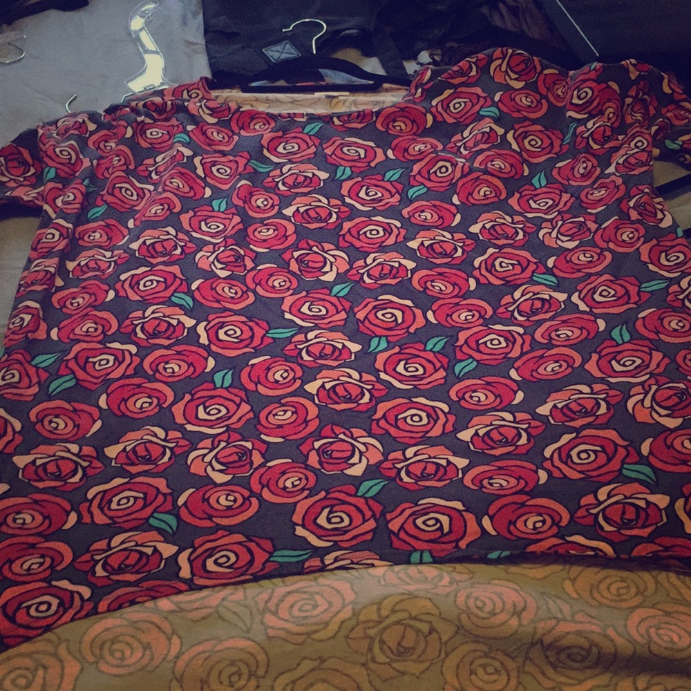 Lularoe Irma XL “Roses” Perfect Condition